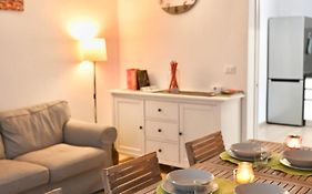 Grigio Perla Residenza, casa indipendente con parcheggio privato e giardino